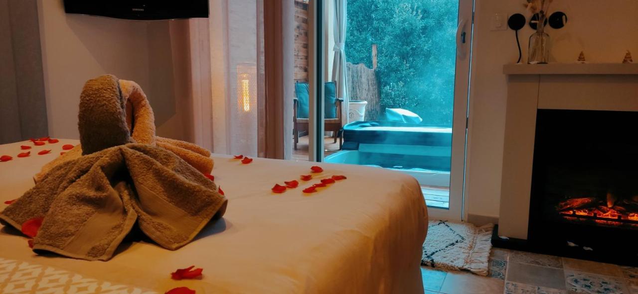 Magnifique Cottage Haut De Gamme Avec Jacuzzi L'Attrape Reve Les Plantiers Dış mekan fotoğraf